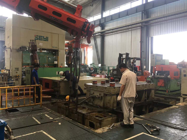 800噸沖床拆機